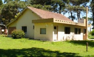 Quinta de 7500m2 con casas, galpones, y stud para caballos