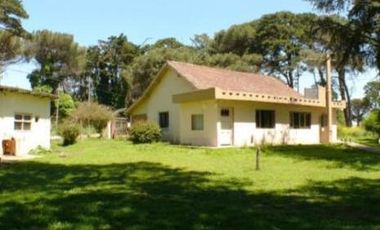 Quinta de 7500m2 con casas, galpones, y stud para caballos