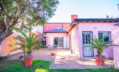 Casa en  Villa Castels 3/4 dormitorios