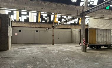 Depósito de 698 m2 cubiertos en Florida