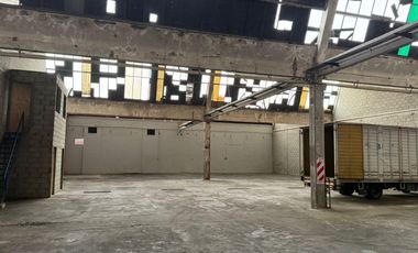 Depósito de 698 m2 cubiertos en Florida