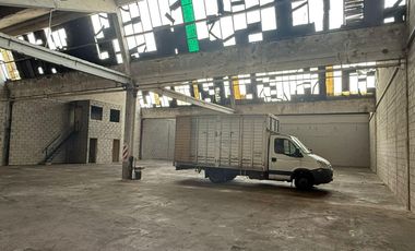 Depósito de 698 m2 cubiertos en Florida