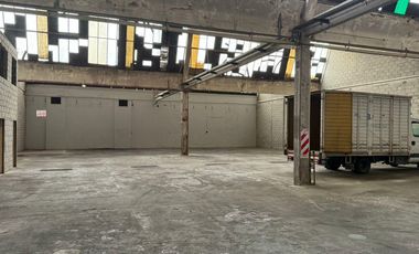 Depósito de 698 m2 cubiertos en Florida