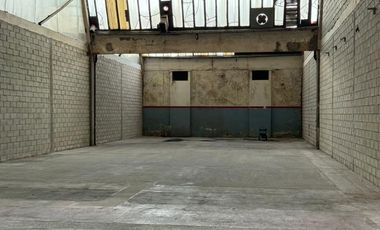 Depósito de 375 m2 cubiertos en Florida