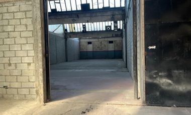 Depósito de 375 m2 cubiertos en Florida