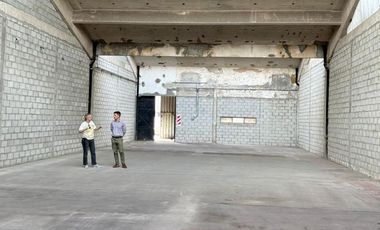 Depósito de 375 m2 cubiertos en Florida