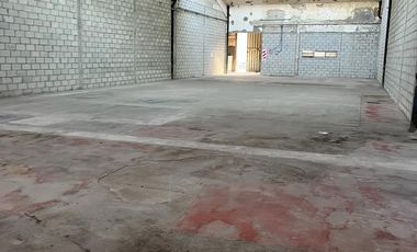 Depósito de 375 m2 cubiertos en Florida