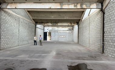 Depósito de 375 m2 cubiertos en Florida