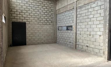 Depósito de 375 m2 cubiertos en Florida