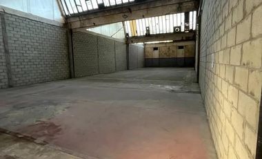 Depósito de 375 m2 cubiertos en Florida