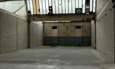 Depósito de 375 m2 cubiertos en Florida