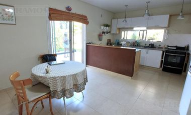 OPORTUNIDAD. APTO CREDITO. 3 DORMITORIOS, ESCRITORIO y SERVICIO.