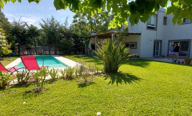 OPORTUNIDAD. APTO CREDITO. 3 DORMITORIOS, ESCRITORIO y SERVICIO.