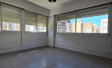 Dpto en ALQUILER: 2 dormitorios - Bv Illia esq Bv Chacabuco