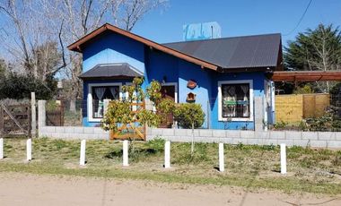 Casa en venta - 2 Dormitorios 1 Baño - 260mts2 - Aguas Verdes