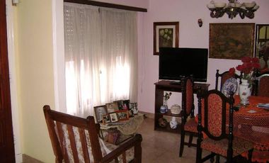 CHALET 5 AMBIENTES EN GASCON Y JUJUY