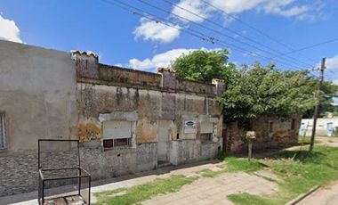 Casa en venta - 2 Dormitorios 2 Baños - 205Mts2 - Carmen de Areco