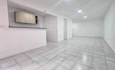Departamento monoambiente divisible con Patio en Ballester Centro