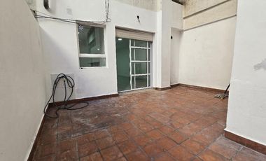 Departamento monoambiente divisible con Patio en Ballester Centro