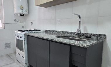Departamento monoambiente divisible con Patio en Ballester Centro