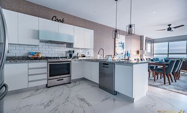 En RENTA departemento de lujo con Vista al Mar