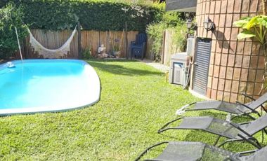 Casa en venta - 5 Dormitorios 5 Baños - Cochera - 420Mts2 - Esteban Echeverría