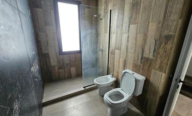 Casa en alquiler - 3 Dormitorios 3 Baños - Tristán Suarez