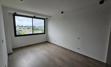 Casa en alquiler - 3 Dormitorios 3 Baños - Tristán Suarez