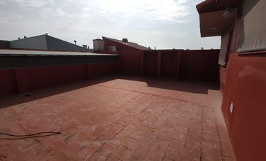 PH de 3 ambientes en impecable estado con galpón de 4x26 - Sarandí