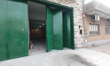 PH de 3 ambientes en impecable estado con galpón de 4x26 - Sarandí