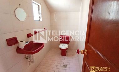 CASA EN RENTA EN LOMAS DE CRISTO