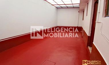 CASA EN RENTA EN LOMAS DE CRISTO