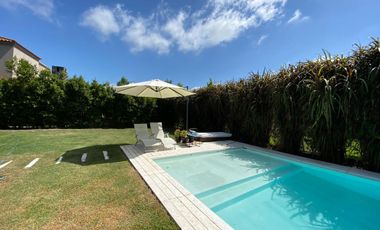 Casa en venta con renta, Barrio Barbarita