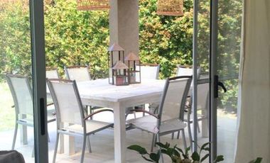 Casa en venta con renta, Barrio Barbarita