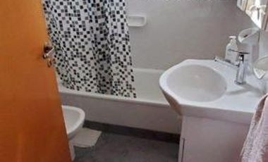 Propiedad en block(monoambiente, galpón chico y chalet 4 ambientes en planta alta) en Solis y Cuba