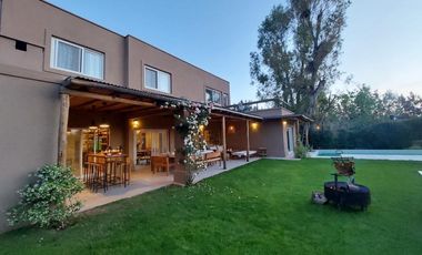 Alquiler Anual Casa 6 amb amoblada con Piscina barrio La Comarca Bancalari Tigre