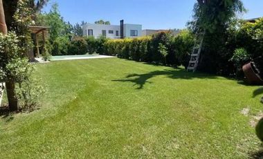 Alquiler Anual Casa 6 amb amoblada con Piscina barrio La Comarca Bancalari Tigre