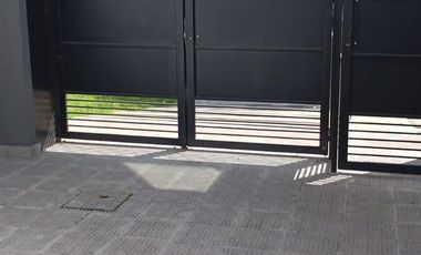 DUPLEX A ESTRENAR 2 DORMITORIOS Y COCHERA  EN LA PLATA