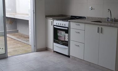 DUPLEX A ESTRENAR 2 DORMITORIOS Y COCHERA  EN LA PLATA