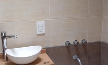 DUPLEX A ESTRENAR 2 DORMITORIOS Y COCHERA  EN LA PLATA