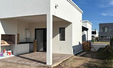 Excelente Casa en 1 planta a estrenar en Vila Marina II