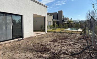 Excelente Casa en 1 planta a estrenar en Vila Marina II