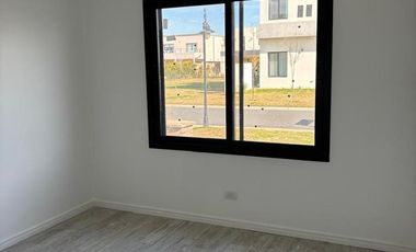 Excelente Casa en 1 planta a estrenar en Vila Marina II