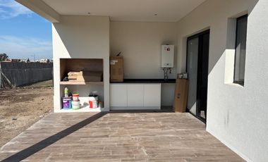 Excelente Casa en 1 planta a estrenar en Vila Marina II