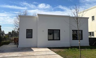 Excelente Casa en 1 planta a estrenar en Vila Marina II