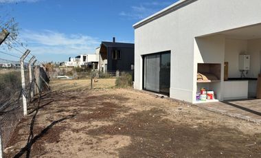 Excelente Casa en 1 planta a estrenar en Vila Marina II