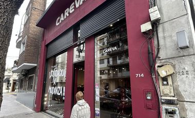 Local en  alquiler - Zona Outlets  - 8 x 16 + entre piso 35m2 - apto todo rubro