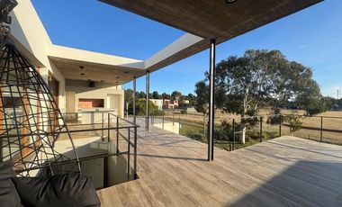 Casa en Venta - Costa Esmeralda Barrio Ecuestre