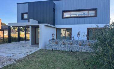 Casa en Venta - Costa Esmeralda Barrio Ecuestre