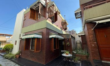 PH EN TAPIALES CON COCHERA EXCELENTE ESTADO